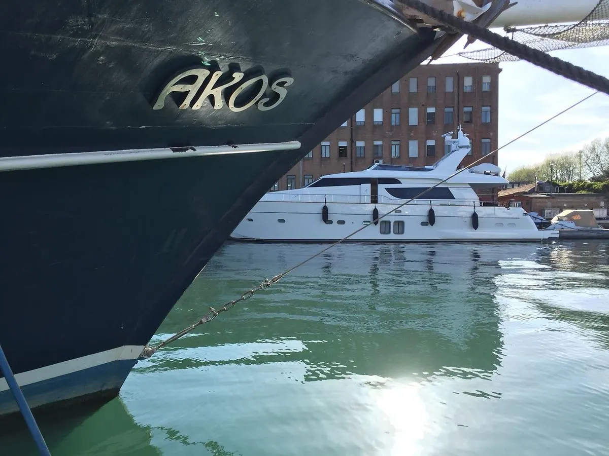 Hôtel Akos à Venise Bateau-hôtel
